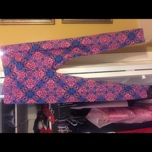 LuLaRoe Tall and Curvy Patterned Leggings
